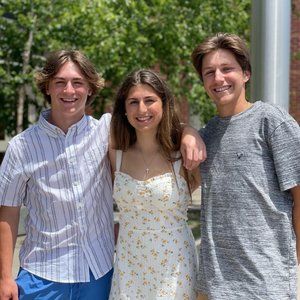 Meet your Posher, Laurie